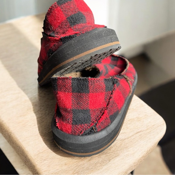 Sanuk Cozy Red and Black Plaid Slip-On Loafers - Picture 2 of 7